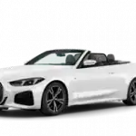 Weißes BMW 4er Cabrio, seitliche Ansicht, mit geöffnetem Verdeck auf weißem Hintergrund.
