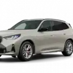 Beiger BMW SUV, seitliche Ansicht, vor weißem Hintergrund.