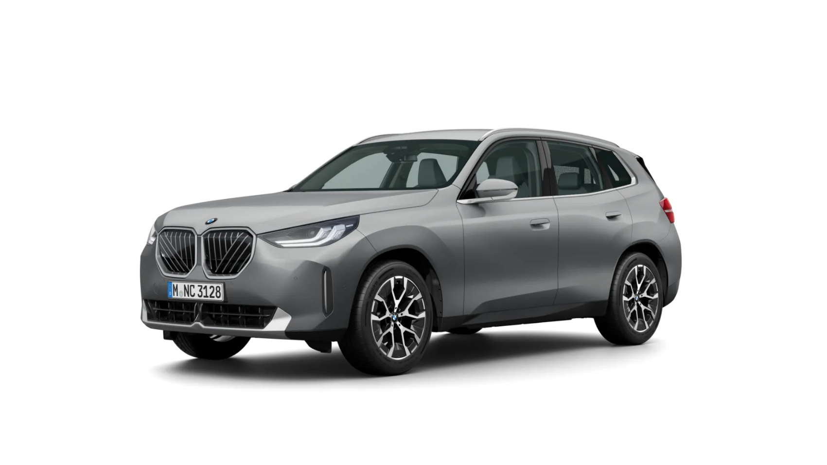 Grauer BMW X3 SUV, seitliche Frontansicht, auf weißem Hintergrund.