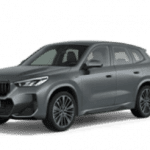 Grauer BMW X1 SUV, Seitenansicht, auf weißem Hintergrund.