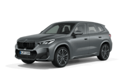 Silberner BMW X1 PHEV, Seitenansicht, auf weißem Hintergrund.