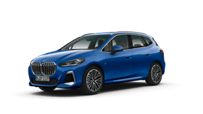 Blauer BMW 2er Hybrid in seitlicher Frontansicht auf weißem Hintergrund.
